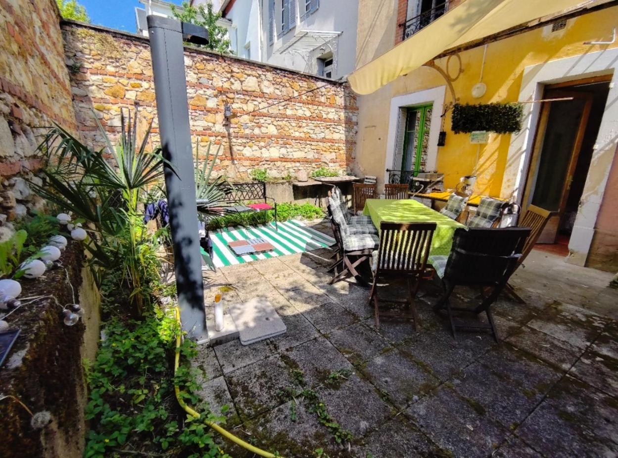 Ancienne Maison De Dans Le Quartier De France